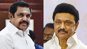 விமர்சனத்துக்கு நடுவே.. தூத்துக்குடியில் திடீரென எடப்பாடியை பாராட்டிய ஸ்டாலின்! என்ன மேட்டர்? 