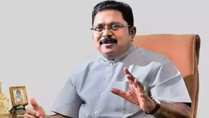  ஆர்கே நகரில் ஓட்டுக்கு 10 ஆயிரம் கொடுத்தாங்க.. எங்க ஆட்கள் கொடுத்ததை தடுத்தேன்.. டிடிவி ஓபன் டாக்