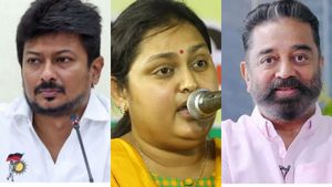 உதயநிதியிடம் கைகட்டி நிக்கிறாரே கமல்ஹாசன்.. நடிகை விந்தியா கிண்டல்.. கடுப்பில் திமுக , மநீம 