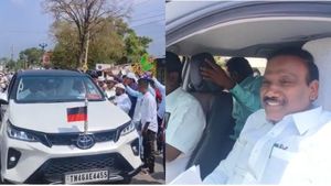  பள்ளிவாசல் முன் பரபரப்பு.. ராசாவை சுத்துப் போட்ட ர.ர.க்கள்..சிரிச்சுகிட்டே ஸ்கோர் பண்ணிட்டாரே..!