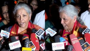 மாறிய முகம்.. கோவையில் திடீரென கால் வலியால் துடிதுடித்த நிர்மலா சீதாராமன்! பதறிய தொண்டர்கள் 