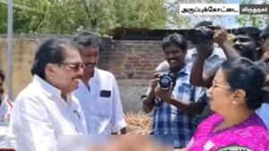 ராதிகாவை பார்த்து காரை நிறுத்திய அமைச்சர்.. கைக்குலுக்கியதும் விருதுநகர் எம்பி தந்த ஹைலைட் ரியாக்சன் 