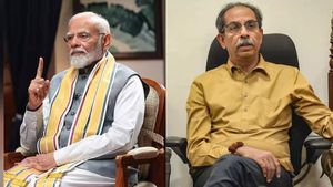  மோடிக்கு ஒரு சட்டம், எங்களுக்கு ஒரு சட்டமா? “ஜெய் பவானி” வார்த்தையை நீக்க மாட்டோம்: உத்தவ் தாக்கரே