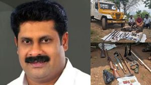 ரத்தக்கறை கோடாரி பெட்ரூமில் துப்பாக்கி! மூட்டையில் எலும்பு..சிக்கலில் சஜீவன்..அவருக்கு நெருக்கமாமே!
