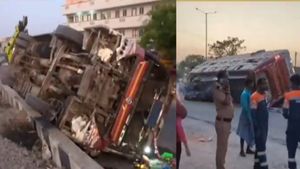 அதிகாலையில் பயங்கரம்.. நாகர்கோவில் டூ சென்னை வந்த ஆம்னி பஸ் தலைகுப்புற கவிழ்ந்தது.. அலறிய பயணிகள் 