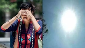 ‛தகிக்கும் பெங்களூர்’.. 8 ஆண்டில் மிகமோசமான 2 நாள் இதுதான்! குளுகுளு சிட்டி ஹாட்டாக மாறியது எப்படி? 