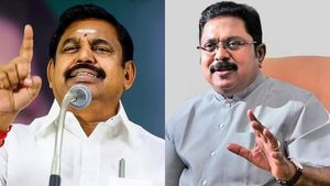 அதிமுகவின் ஒரிஜினல் வேட்பாளர் நாராயணசாமி.. டிடிவி தினகரன் குறித்து எடப்பாடி சொன்னதும் அதிர்ந்த தேனி 