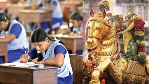 4 - 9ம் வகுப்பு மாணவர்களின் சமூகஅறிவியல் தேர்வு தேதி மாற்றம்.. மதுரை சித்திரை திருவிழா எதிரொலி 