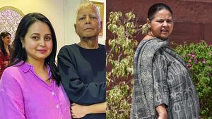 இதுதான் குடும்ப அரசியலா? தேர்தலில் 2 மகள்களை களமிறக்கிய லாலு பிரசாத்! கிட்னி தந்த வாரிசும் போட்டி
