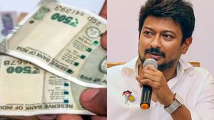  மகளிர் உரிமைத்தொகை உங்களுக்கு வரலயா? “குட் நியூஸ்”.. பிரச்சாரக் களத்திலேயே உதயநிதி கொடுத்த உறுதி!