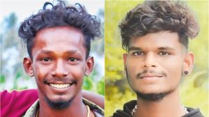 திருச்செங்கோட்டில் ஒரே பைக்கில் 3 இளைஞர்கள்.. திடீரென வந்த வண்டி.. புளிய மரத்தில் மோதி பெரும் சோகம் 