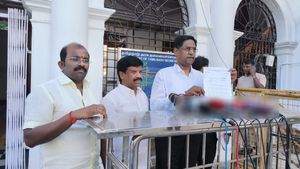  நீலகிரி போல வேறு எங்கும் நடக்க கூடாது.. டிரோன்கள் பறக்க கூடாது.. தேர்தல் ஆணையத்தை நாடிய திமுக!