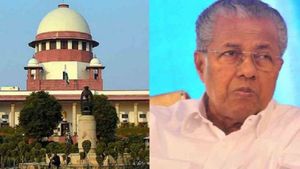 மத்திய பாஜக அரசுக்கு எதிரான கேரளா வழக்கு- அரசியல் சாசன பெஞ்சுக்கு மாற்றி உச்சநீதிமன்றம் உத்தரவு! 