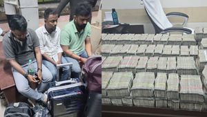 தாம்பரம் ரயில் நிலையம் டூ நெல்லை போக இருந்த சுமார் ₹4 கோடி.. நயினார் நாகேந்திரனுக்கு சொந்தமானதா? 