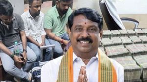 தாம்பரம் ரயில் நிலையத்தில் சிக்கிய ரூ.4 கோடி! நயினார் நாகேந்திரன் உறவினர் வீட்டில் ரெய்டு.. பரபரப்பு
