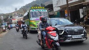 வீக் எண்ட்+ ரம்ஜான்.. சின்னராசை கையில் பிடிக்க முடியல.. திணறுதே ஊட்டி.. கடும் போக்குவரத்து நெரிசல் 