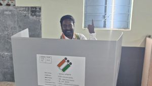  தேசிய அரசியலை பிரதிபலிக்கும் கன்னியாகுமரி! ஜனநாயக கடமையாற்றிய நடிகரும், எம்பியுமான விஜய் வசந்த்! 