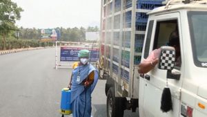  பரபர “பறவைக் காய்ச்சல்”.. தமிழக கேரள எல்லையோர மாவட்டங்களில் ஒரு வண்டி விடாமல் தீவிர சோதனை!