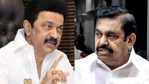  அதிமுகவின் அஸ்திவாரத்தில் கை வைத்து.. அப்படியே தூக்கிய திமுக.. இது புதுசா இருக்கே! கவனிச்சீங்களா! 