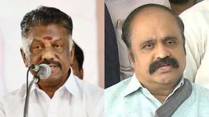 மதத்தின் பெயரால் துண்டாட நினைக்கும் சக்திகளுக்கு எதிராக ஓட்டு போட்டேன்.. ஓபிஎஸ் டீம்  புகழேந்தி பரபர