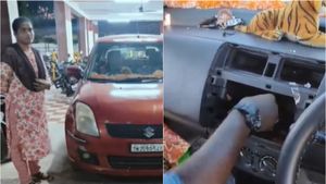 தெய்வமே நீங்க எங்கயோ போயிட்டீங்க.. புதுச்சேரி காரைக்கால் டூ நாகை.. காரின் டேஸ்போர்டில் என்னப்பா அது? 