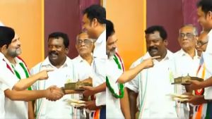  டிஆர்பி ராஜா கிட்ட வந்ததுமே ராகுல் காந்தியை அழைத்து ஸ்டாலின் சொன்ன வார்த்தை.. பூரித்துப்போன ராஜா! 