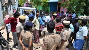 1000 வாக்காளர்கள்.. ஆனா ஓட்டு போட யாருமே வரல.. எம்.எல்.ஏ வந்து கெஞ்சியும் மசியாத சிவகங்கை மக்கள்!