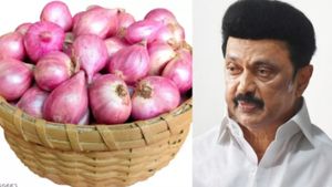 சின்ன வெங்காயம் சர்னு போயிடுச்சு.. கோயம்பேட்டையே மலைத்து பார்த்த சென்னை வியாபாரிகள்.. இதென்ன புதுஸா?