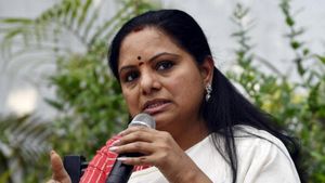  கவிதாவுக்கு ஜாமீன் கிடைக்குமா? மீண்டும் புதிய காரணம் சொல்லி கோர்ட்டில் மனு.. இன்று விசாரணை!