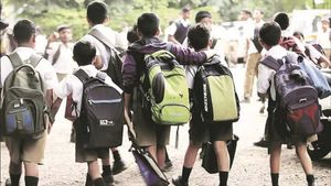  தமிழ்நாடு முழுவதும் மாணவர்களுக்கு இன்று முதல் கோடை விடுமுறை.. மீண்டும் பள்ளிகள் திறப்பு எப்போது?