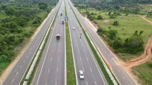 ஒருமுறை ரோடு போட்டா போதும்.. பள்ளமே வராது! தானாக குணமாகும் புது டெக்னாலஜி! அரசின் செம பிளான் 