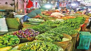 வெயிலால் வெஜ் விலை உயர்வு..பதற வைக்கும் பீன்ஸ்! சிக்கனே வாங்கி சாப்பிடலாம்..பூண்டு கிட்ட போக முடியாது