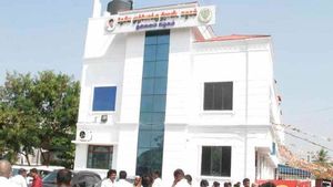  அனுமதியே கேக்கல.. தேர்தல் நடத்தை விதிகளை மீறி பேரணி.. தேமுதிகவினர் மீது பாய்ந்தது வழக்கு!