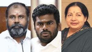 ’அவரு’ புகழ்ந்து பேசுறாரா? எனக்கென்னமோ ட்வுட்டா தான் இருக்கு! பெரும் போராட்டம்..பளான் போடும் ‘மாஜி’