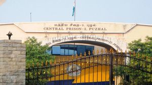  புழல் சிறையில் கைதிகளுக்கான கேண்டீனை மூடவில்லை.. சிறை நிர்வாகம் ஐகோர்ட்டில் தகவல்!