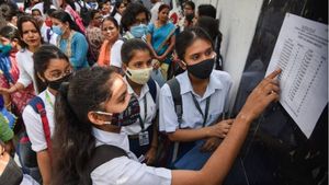 12ம் வகுப்பு CBSE தேர்வு முடிவு: சென்னையை பின்னுக்கு தள்ளிய திருவனந்தபுரம்! கடைசி இடத்தில் உபி 