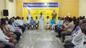 ‛‛பெங்களூரில் தமிழர்களை ஒன்றிணைக்க விரைவில் மாநாடு’’.. ஆலோசனை கூட்டத்தில் முக்கிய முடிவு