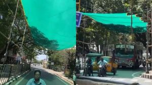 வெயிலுக்கு இதமா புதுச்சேரி சாலை சிக்னல்களில் அரசு செய்த அசத்தலை பார்த்தீங்களா? மனசார மக்கள் பாராட்டு
