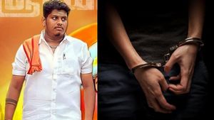  “மாட்டிக்கினாரு ஒர்த்தரு”.. போலீஸ் பாதுகாப்புக்காக பொய் புகார் அளித்த இந்து முன்னணி நிர்வாகி கைது!