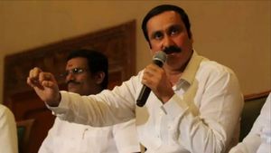  57 வருஷம்.. ஆனாலும் பல்லிளிக்குது.. இது உங்க மாடலா? லெஃப்ட் ரைட் வாங்கிய அன்புமணி! இது தான் காரணமா?