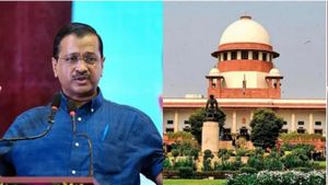  அரவிந்த் கெஜ்ரிவால் முதல்வர் அலுவலகத்துக்கே போகக்கூடாது.. சுப்ரீம் கோர்ட் விதித்த 5 நிபந்தனைகள்!