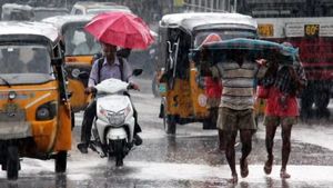அடுத்த 2 மணி நேரம்.. கோவை முதல் குமரி வரை கொட்டப்போகும் மழை.. 4 மாவட்டங்களுக்கு ஆரஞ்ச் அலர்ட் 