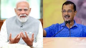 பிரதமர் ஓசியில் விமானத்தில் பயணிக்கலாம்,பெண்களுக்கு இலவச பஸ் பயணம் கூடாதா? மோடிக்கு கெஜ்ரிவால் கேள்வி