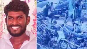 பசுபதி பாண்டியன் ஆதரவாளர் வெட்டிக் கொலை..முகத்தையே குறிவைத்த கும்பல்! குலைநடுங்க வைக்கும் சிசிடிவி 
