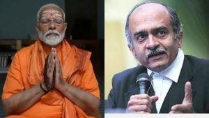 மோடியின் தியானம் முடிந்து.. கண்ணை திறந்ததும் இதுதான் நடக்கும்! அடித்து சொல்லும் பிரசாந்த் பூஷன் 