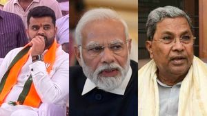  பிரஜ்வல் ரேவண்ணாவின் தூதரக பாஸ்போர்ட்டை ரத்து செய்யுங்க.. பிரதமருக்கு சித்தராமையா அவசர கடிதம்!