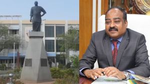  மதுரை காமராஜர் பல்கலைக்கழக துணைவேந்தர் குமார் திடீர் ராஜினாமா.. ஆளுநருக்கு கடிதம்!