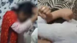 2 பேருடன் உல்லாசம் அனுபவித்த மனைவி! ஹோட்டல் ரூமுக்கே சென்ற கணவரால் பரபரப்பு.. கடைசியில் சம்பவம் 