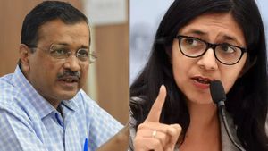 கெஜ்ரிவாலை துரத்தும் பிரச்சனை.. ஸ்வாதி மாலிவால் தாக்குதலில் வீட்டை சுத்துப்போட்ட போலீஸ்! 
