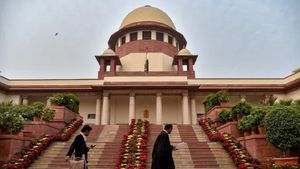  வக்கீல்களுக்கு எதிராக 'நுகர்வோர்’ சட்டத்தின் கீழ் கேஸ் போட முடியாது: உச்சநீதிமன்றம் அதிரடி!